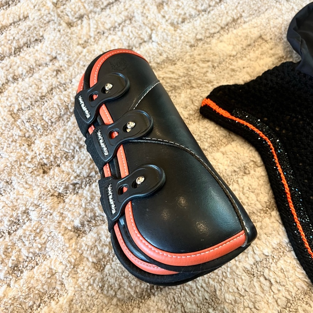 Equifit and Equstar custom horse bonnet and boots - Picture 5 of 9